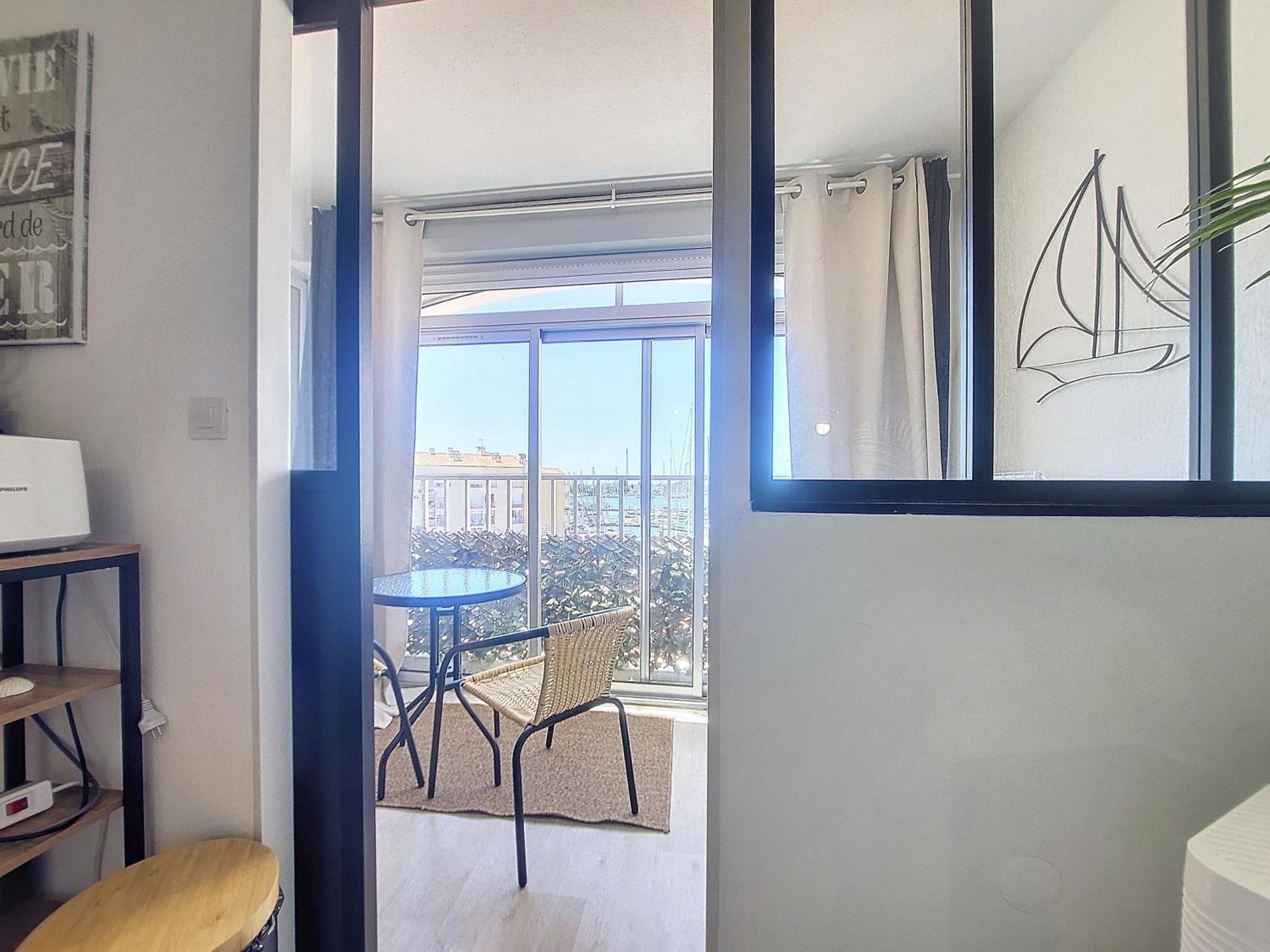 Vue Imprenable Sur Le Port -clim- Moderne Agde